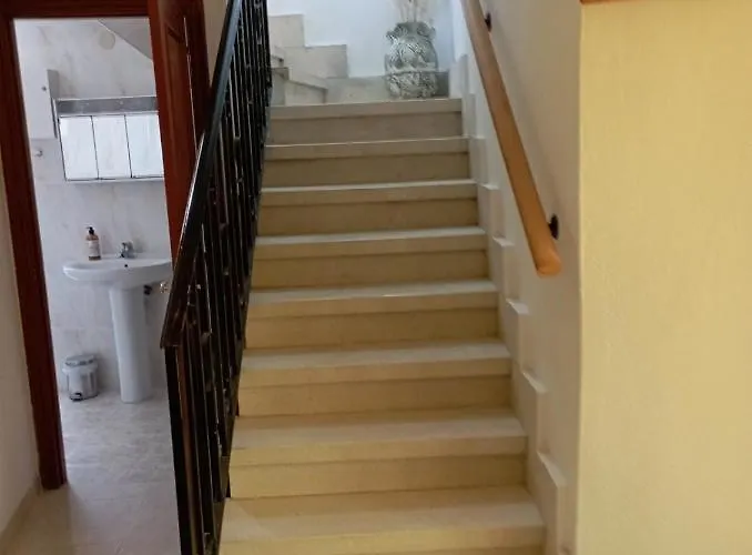 La Barriada De De Carucedo Lago de Carucedo