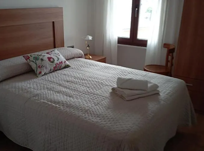 La Barriada De De Carucedo Lago de Carucedo